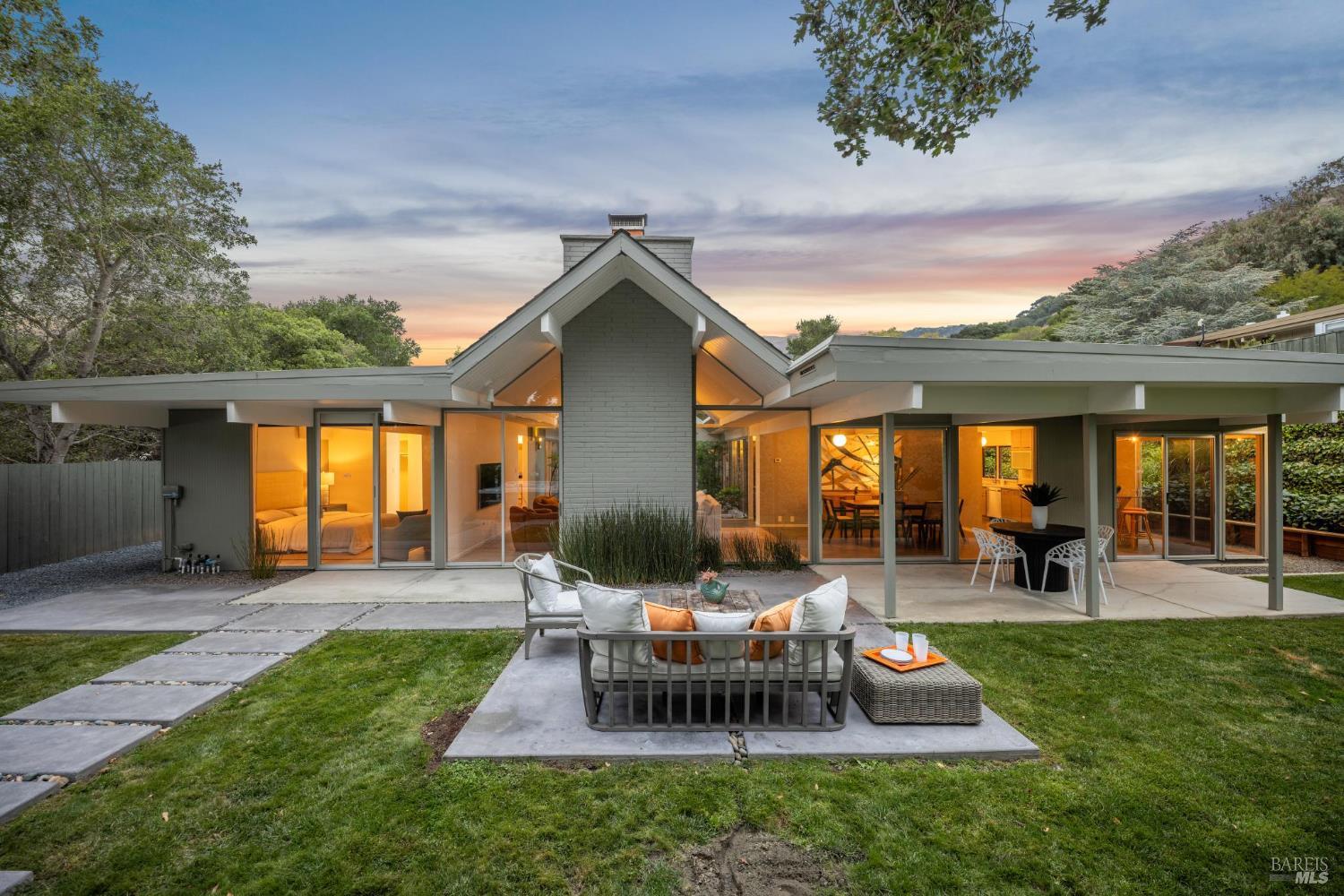 Detail Gallery Image 61 of 61 For 100 Mount Lyell Dr, San Rafael,  CA 94903 - 5 Beds | 2 Baths
