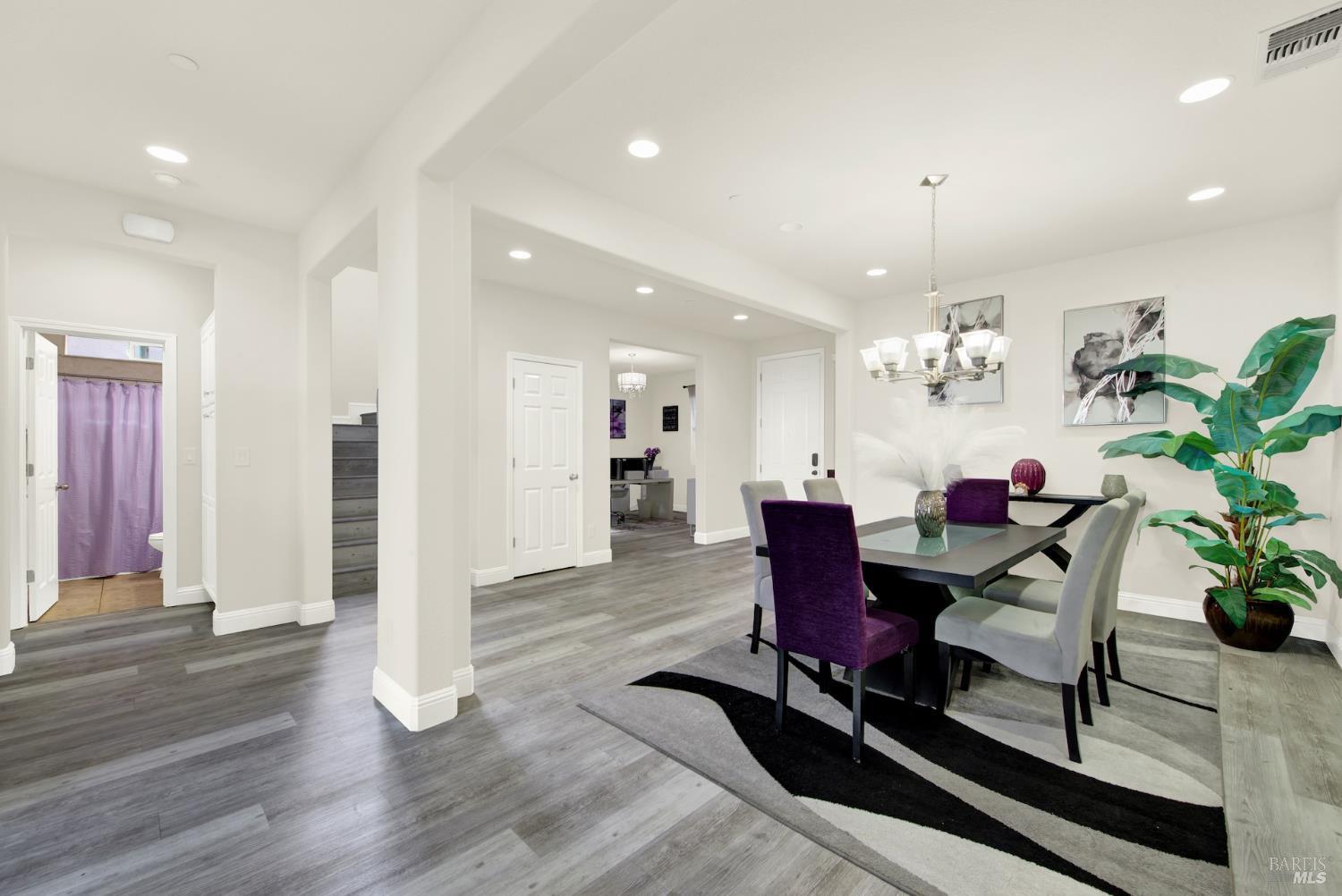 Detail Gallery Image 12 of 82 For 2437 Sanders Ln, Fairfield,  CA 94533 - 5 Beds | 4 Baths