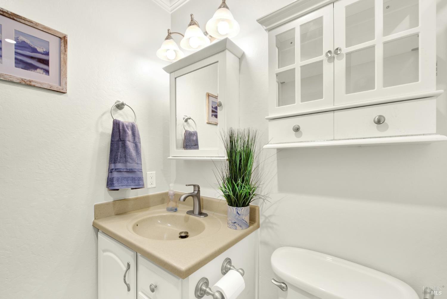 Detail Gallery Image 27 of 41 For 1121 Creekside Dr, Vacaville,  CA 95687 - 3 Beds | 2 Baths