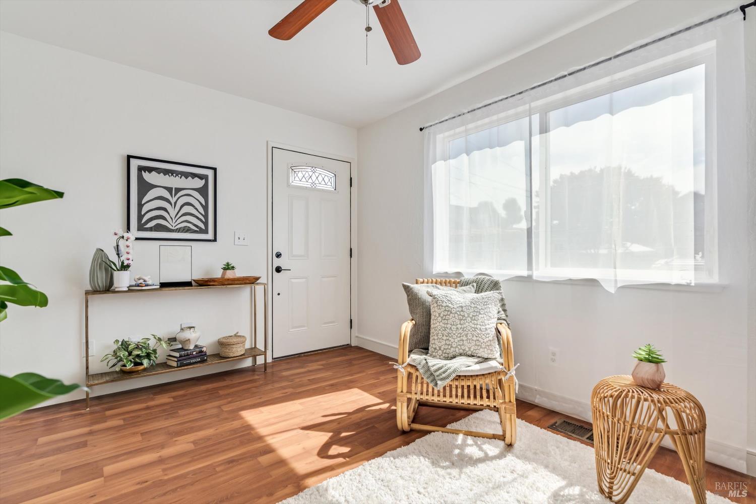 Detail Gallery Image 6 of 28 For 1210 Mastic St, San Jose,  CA 95110 - 2 Beds | 1 Baths