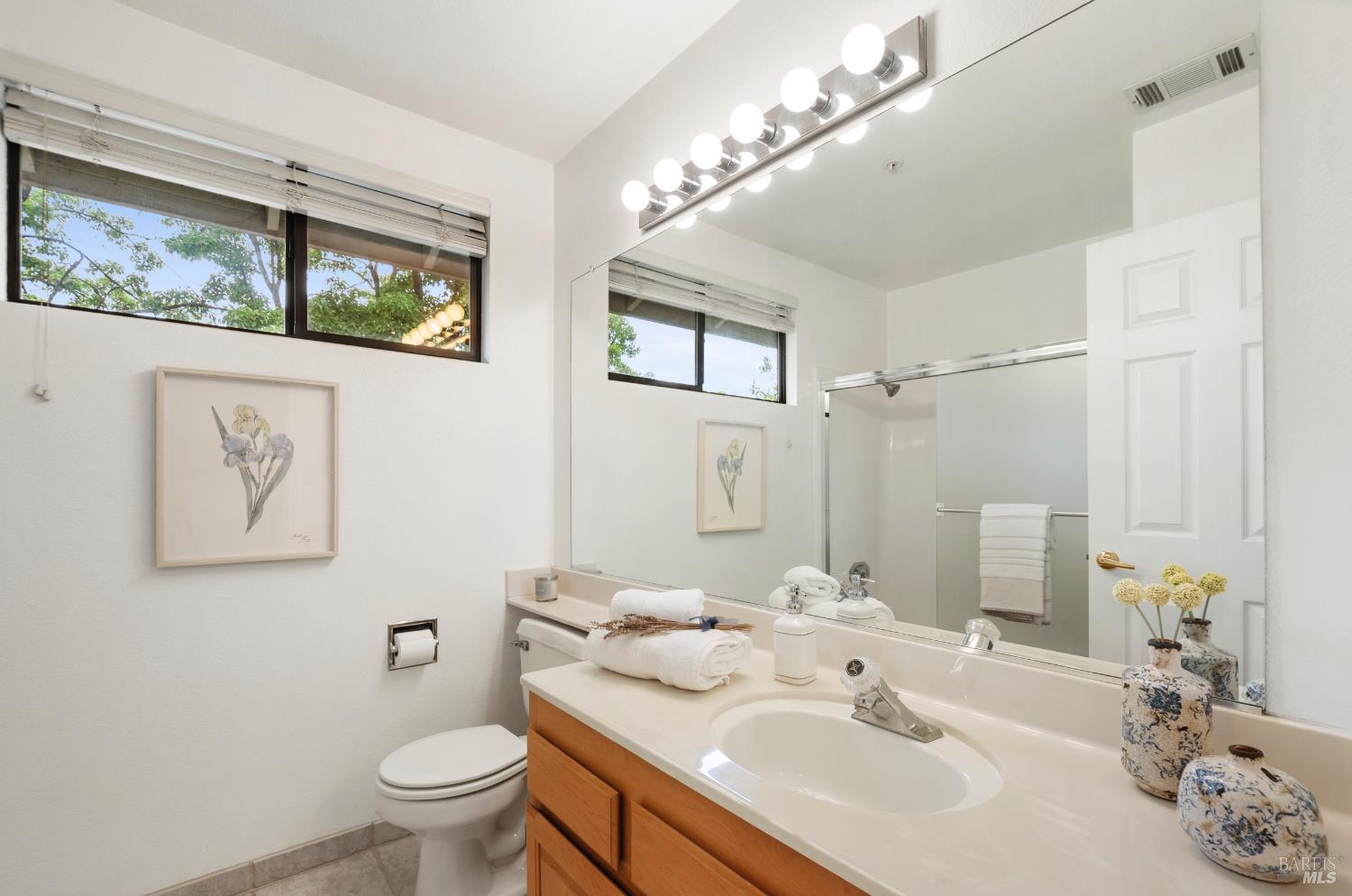 Detail Gallery Image 18 of 33 For 3202 Villa Ln, Napa,  CA 94558 - 2 Beds | 2/1 Baths
