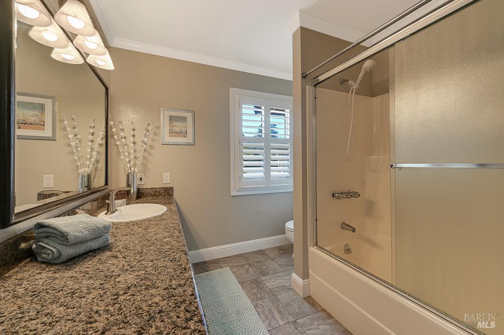 Detail Gallery Image 14 of 43 For 712 Bloomfield Rd, Sebastopol,  CA 95472 - 3 Beds | 3 Baths