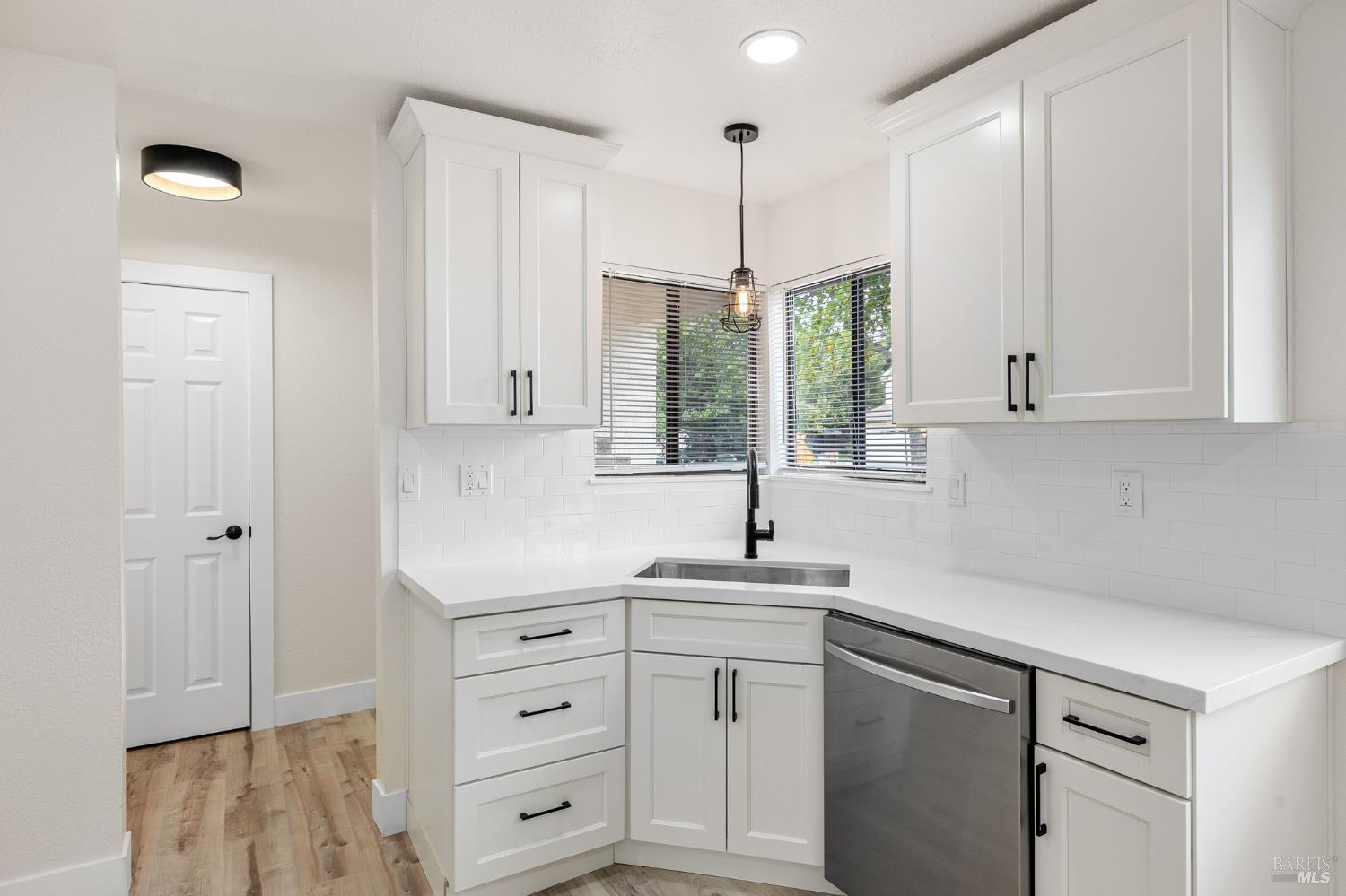 Detail Gallery Image 11 of 38 For 606 Saint Andrews Dr, Vacaville,  CA 95687 - 3 Beds | 1 Baths