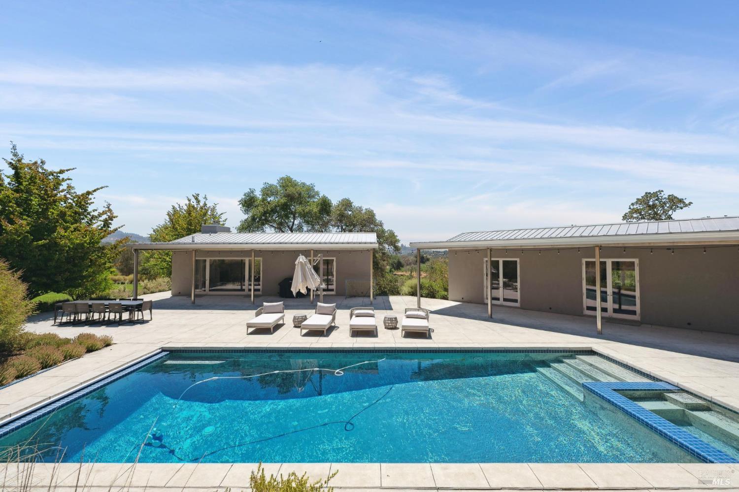 Detail Gallery Image 22 of 57 For 13422 Chalk Hill Rd, Healdsburg,  CA 95448 - 9 Beds | 5 Baths