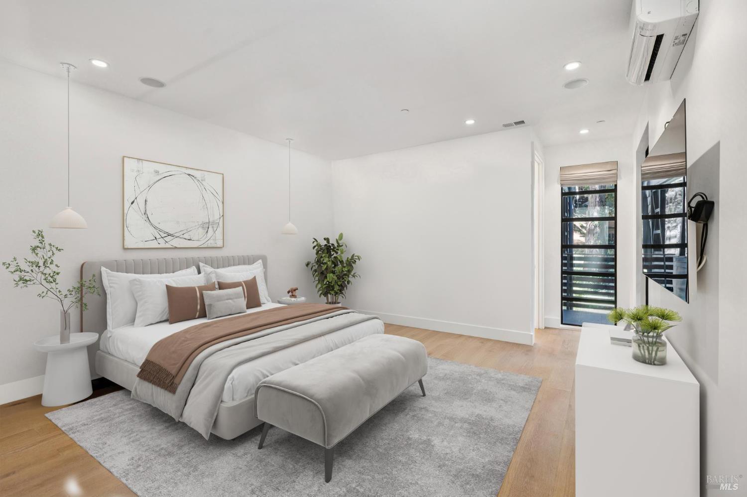 Detail Gallery Image 12 of 29 For 290 Edgewood Ave, Mill Valley,  CA 94941 - 4 Beds | 3/1 Baths