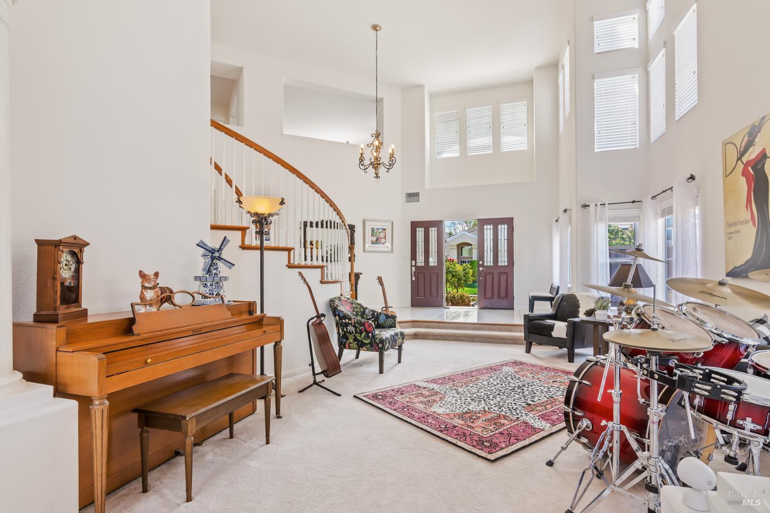 Detail Gallery Image 8 of 65 For 483 Panorama Dr, Benicia,  CA 94510 - 5 Beds | 3 Baths