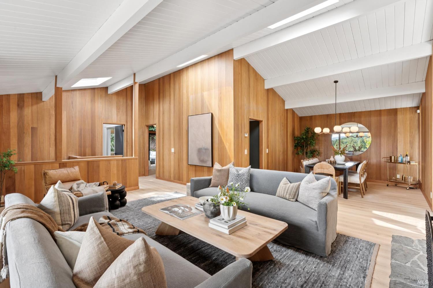 Detail Gallery Image 2 of 37 For 38 Glen Dr, Mill Valley,  CA 94941 - 4 Beds | 2 Baths