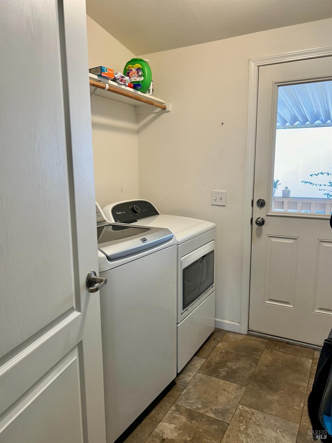 Detail Gallery Image 12 of 34 For 317 Stacey Way, Napa,  CA 94558 - 3 Beds | 2 Baths