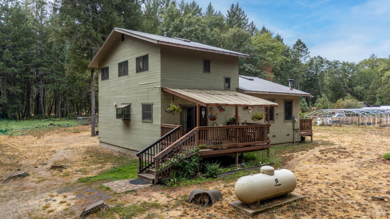 Detail Gallery Image 1 of 23 For 850 Minx Ct, Laytonville,  CA 95454 - 3 Beds | 2 Baths