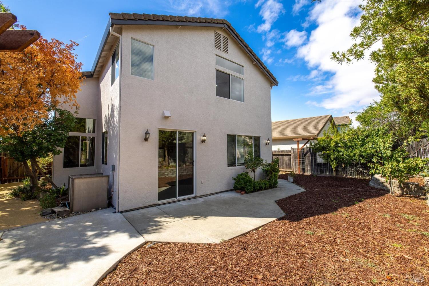 Detail Gallery Image 38 of 49 For 925 Cloverbrook Cir, Vacaville,  CA 95687 - 4 Beds | 3 Baths