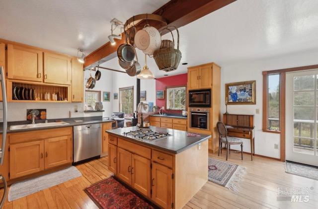 Detail Gallery Image 8 of 58 For 1369 Tilton Rd, Sebastopol,  CA 95472 - 2 Beds | 1 Baths