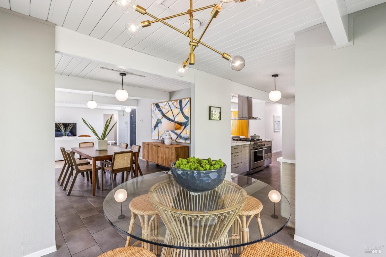 Detail Gallery Image 21 of 61 For 100 Mount Lyell Dr, San Rafael,  CA 94903 - 5 Beds | 2 Baths