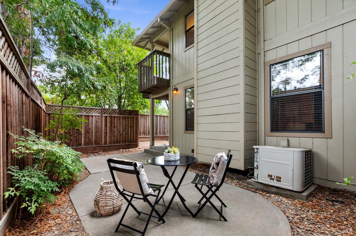 Detail Gallery Image 31 of 33 For 3202 Villa Ln, Napa,  CA 94558 - 2 Beds | 2/1 Baths