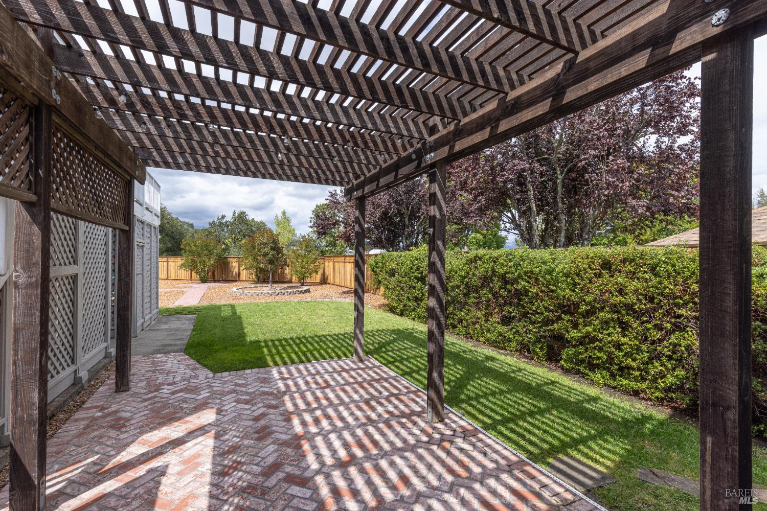 Detail Gallery Image 27 of 32 For 201 Spur Ridge Ln, Healdsburg,  CA 95448 - 3 Beds | 2 Baths