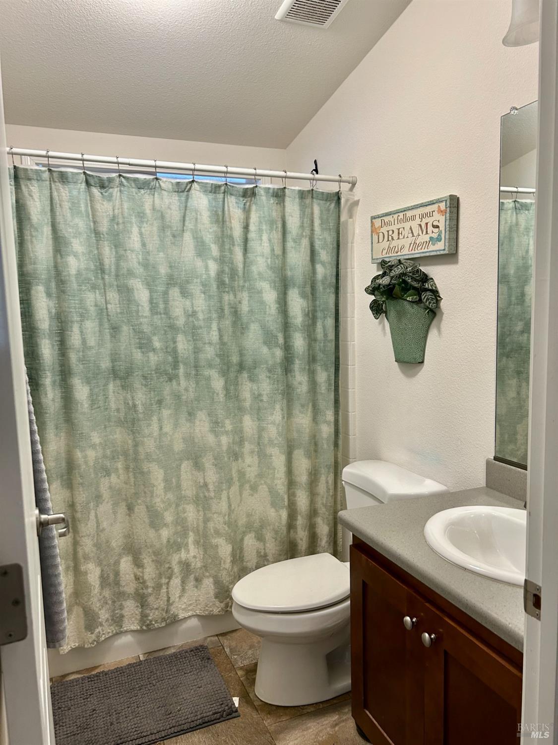 Detail Gallery Image 9 of 34 For 317 Stacey Way, Napa,  CA 94558 - 3 Beds | 2 Baths