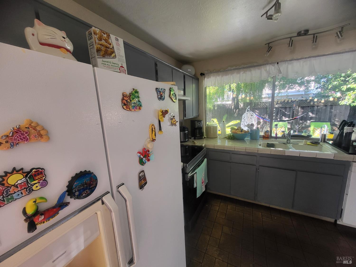 Detail Gallery Image 6 of 16 For 4106 Pinot Dr, Napa,  CA 94558 - 3 Beds | 2 Baths