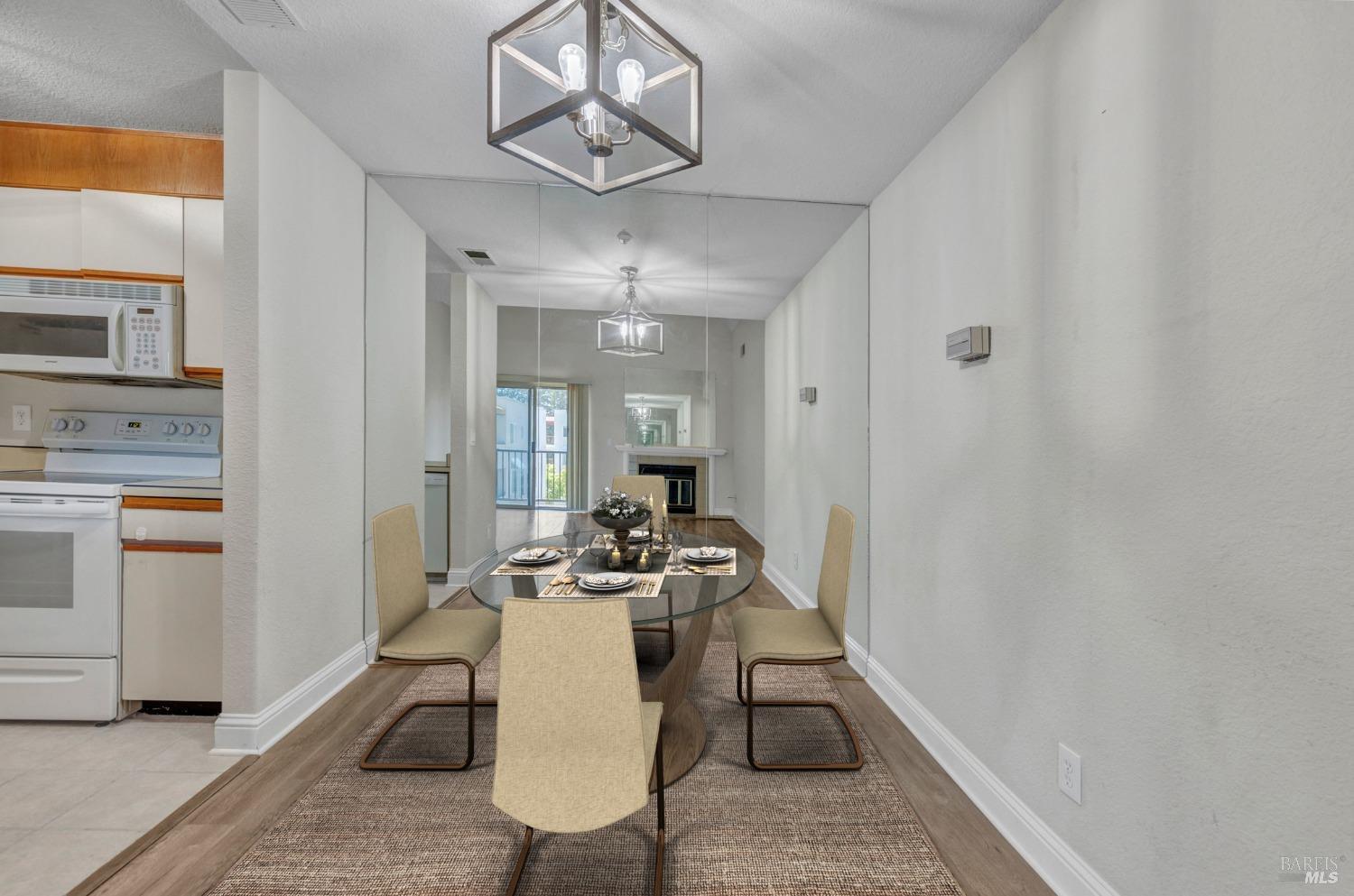 Detail Gallery Image 2 of 51 For 3183 Wayside Plz #319,  Walnut Creek,  CA 94597 - 2 Beds | 2 Baths