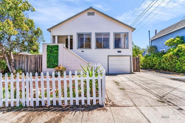 Detail Gallery Image 1 of 38 For 1416 Napa St, Vallejo,  CA 94590 - 2 Beds | 1 Baths