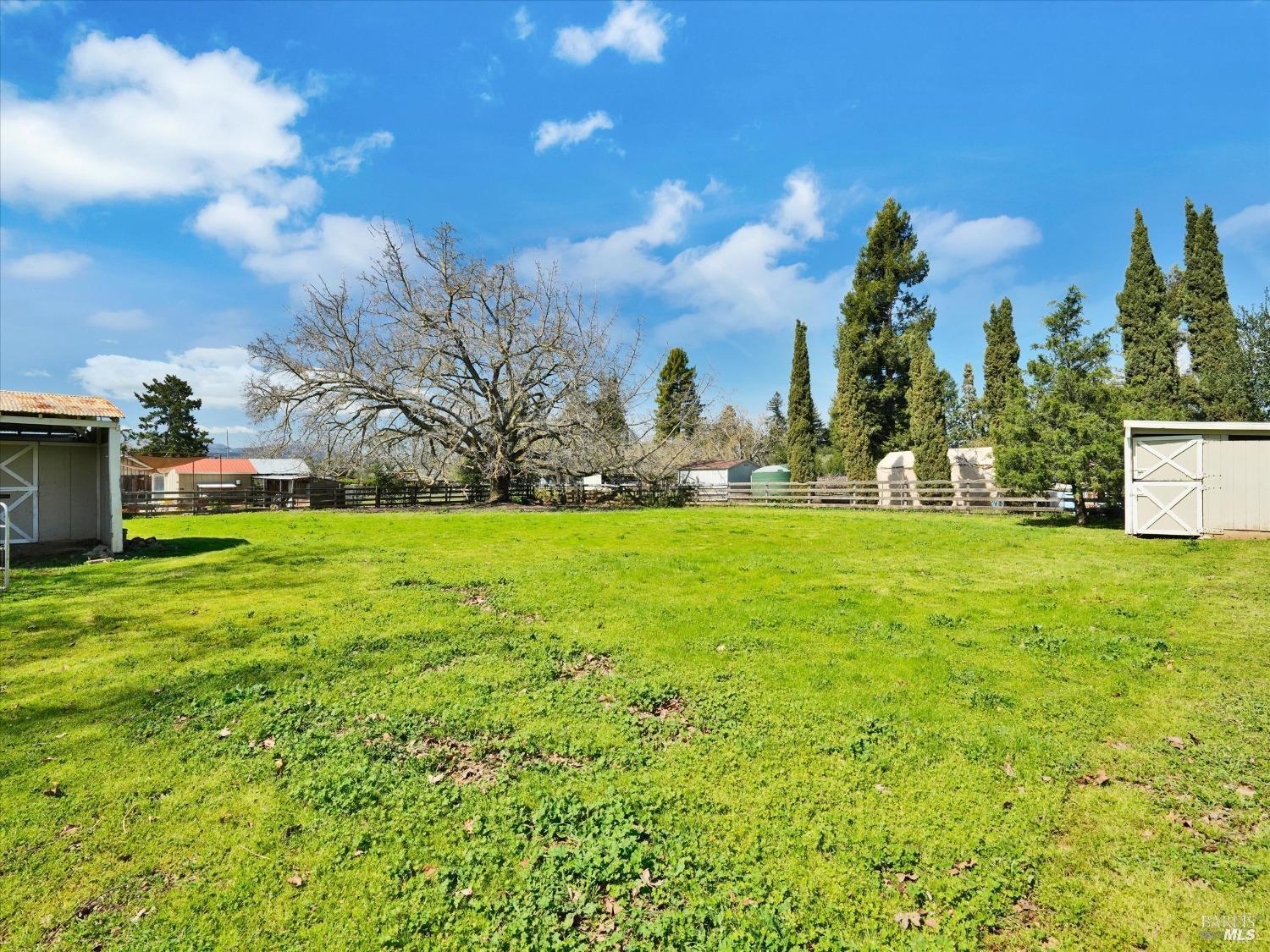 Detail Gallery Image 13 of 52 For 2060 Hagen Rd, Napa,  CA 94558 - 3 Beds | 2 Baths