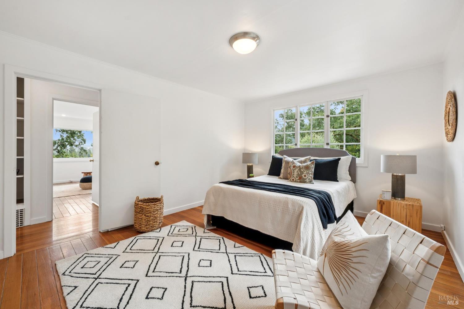 Detail Gallery Image 41 of 78 For 125 Oak Ave, San Anselmo,  CA 94960 - 5 Beds | 2/1 Baths