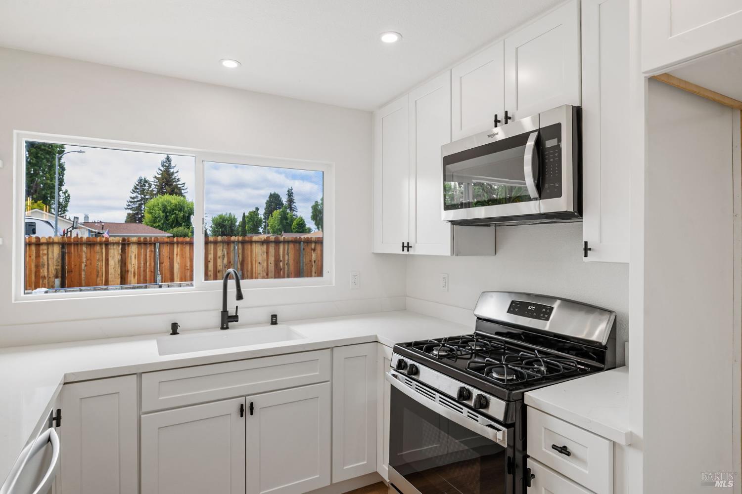 Detail Gallery Image 26 of 55 For 7402 Circle Dr, Rohnert Park,  CA 94928 - 3 Beds | 2 Baths