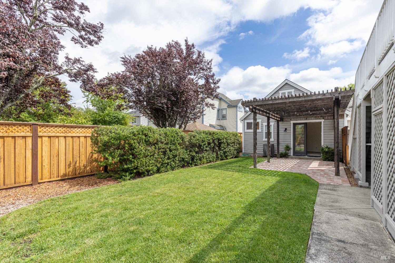 Detail Gallery Image 32 of 32 For 201 Spur Ridge Ln, Healdsburg,  CA 95448 - 3 Beds | 2 Baths