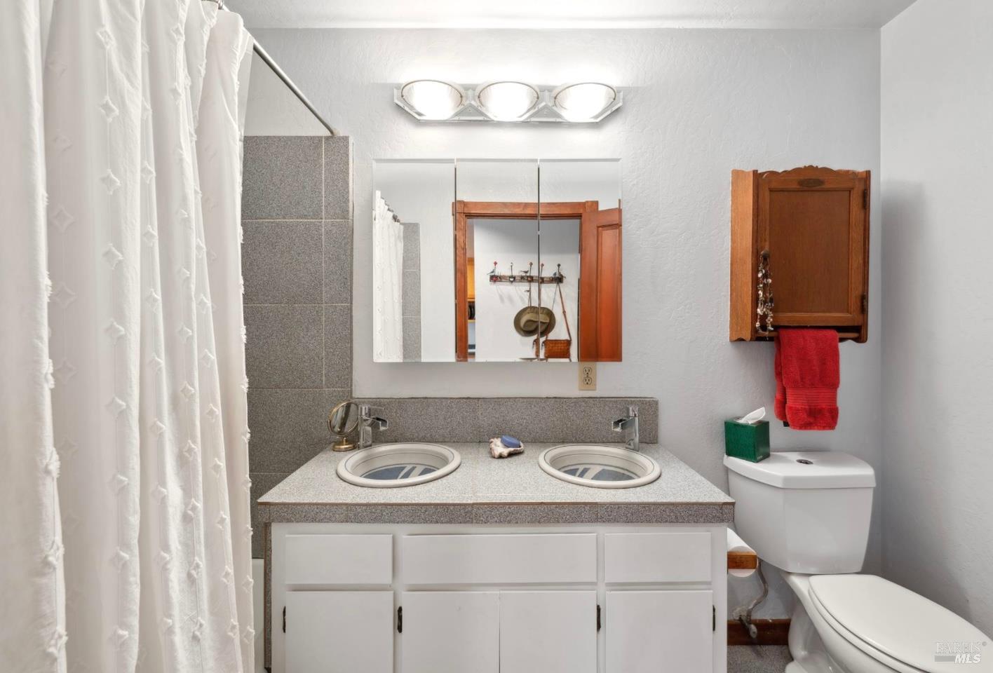 Detail Gallery Image 24 of 58 For 1369 Tilton Rd, Sebastopol,  CA 95472 - 2 Beds | 1 Baths