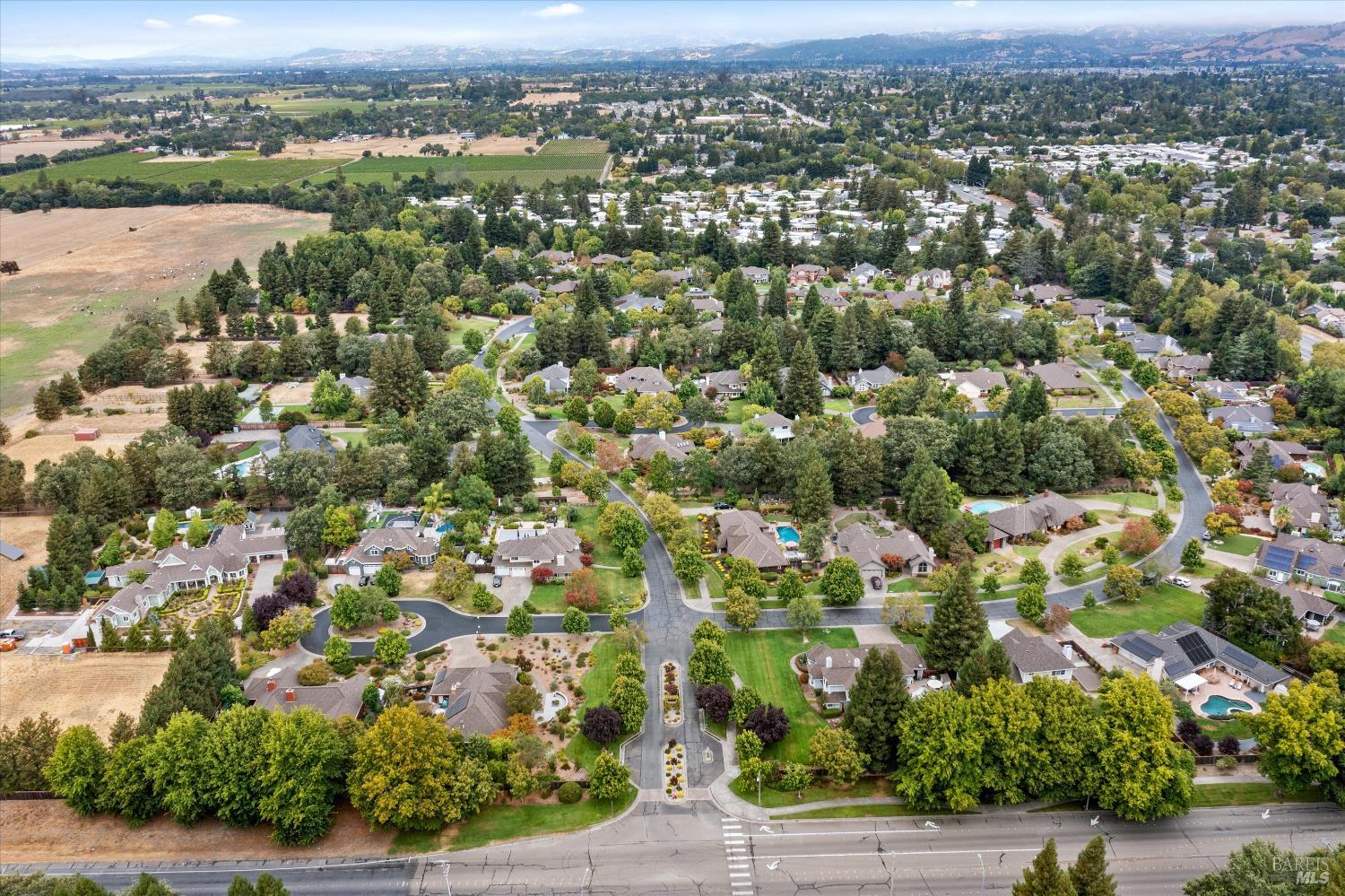 Detail Gallery Image 30 of 30 For 426 Secretariat Ct, Santa Rosa,  CA 95401 - 4 Beds | 2/1 Baths
