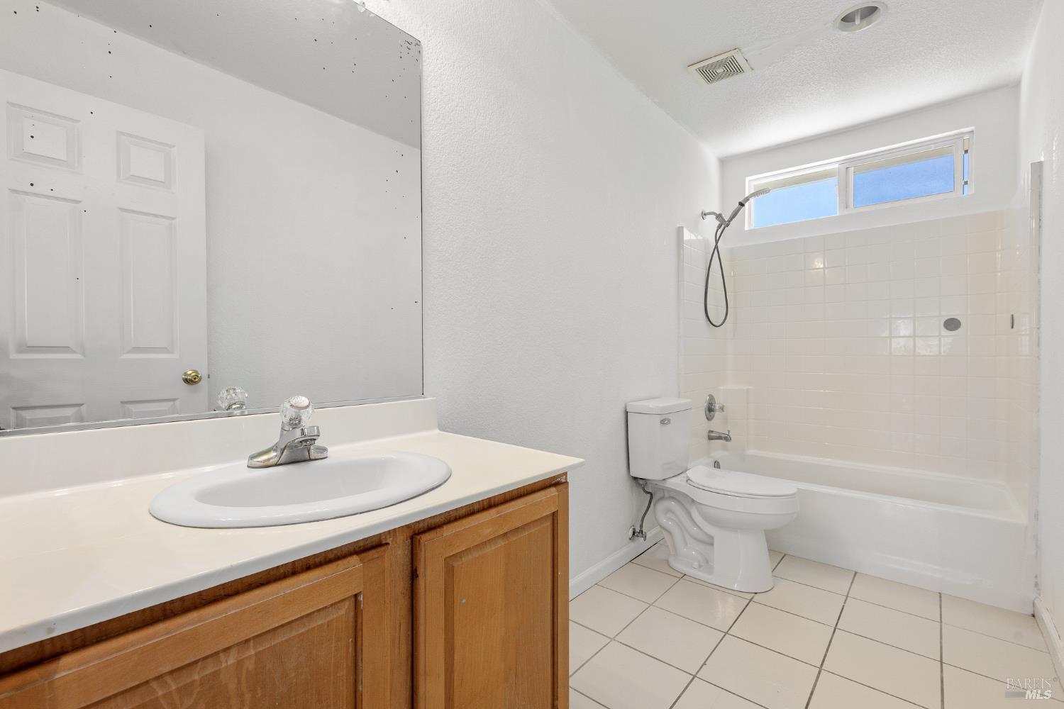 Detail Gallery Image 25 of 52 For 1012 Hickock Dr, Vacaville,  CA 95687 - 4 Beds | 3 Baths
