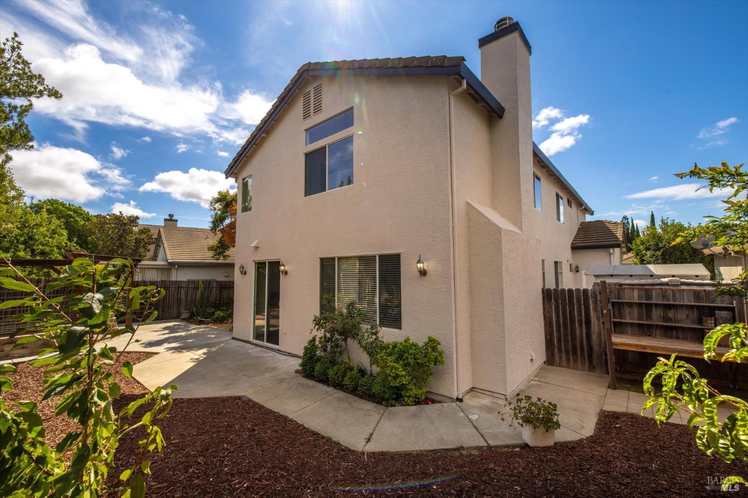 Detail Gallery Image 41 of 49 For 925 Cloverbrook Cir, Vacaville,  CA 95687 - 4 Beds | 3 Baths
