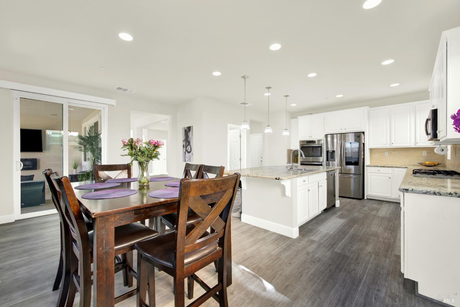Detail Gallery Image 22 of 82 For 2437 Sanders Ln, Fairfield,  CA 94533 - 5 Beds | 4 Baths