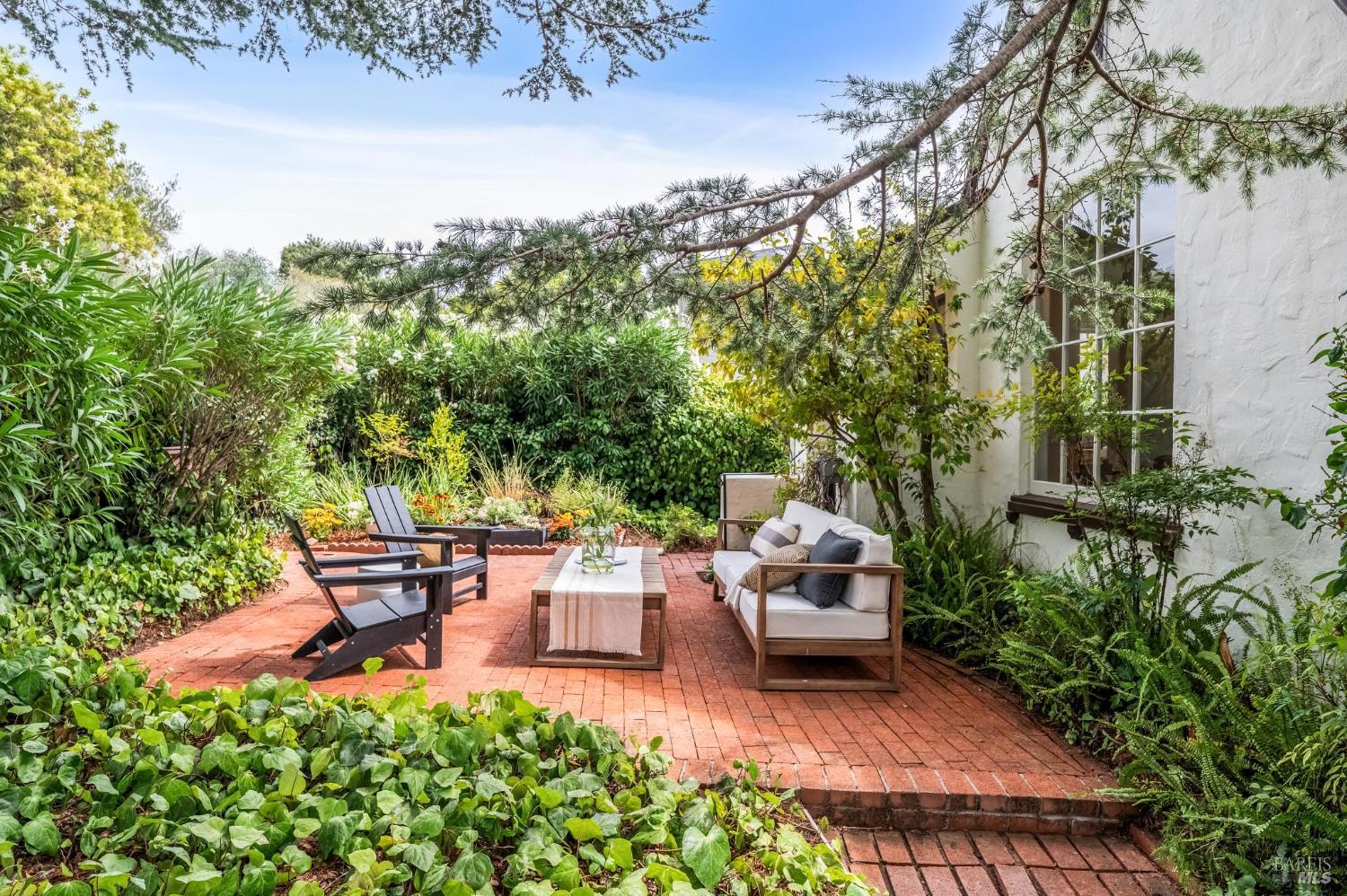Detail Gallery Image 22 of 68 For 37 Rutherford Ave, San Anselmo,  CA 94960 - 4 Beds | 2 Baths