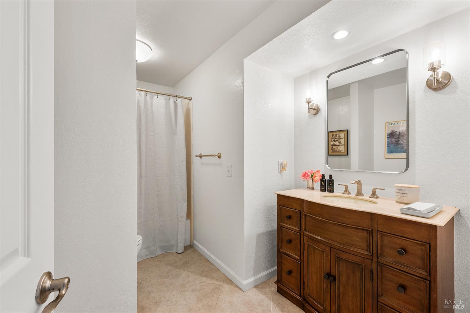 Detail Gallery Image 13 of 35 For 3 Windmill Pl, Novato,  CA 94945 - 4 Beds | 3 Baths