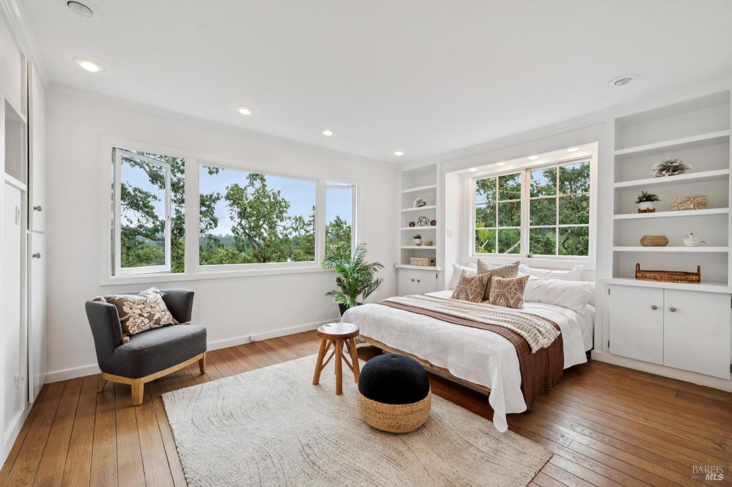 Detail Gallery Image 36 of 78 For 125 Oak Ave, San Anselmo,  CA 94960 - 5 Beds | 2/1 Baths
