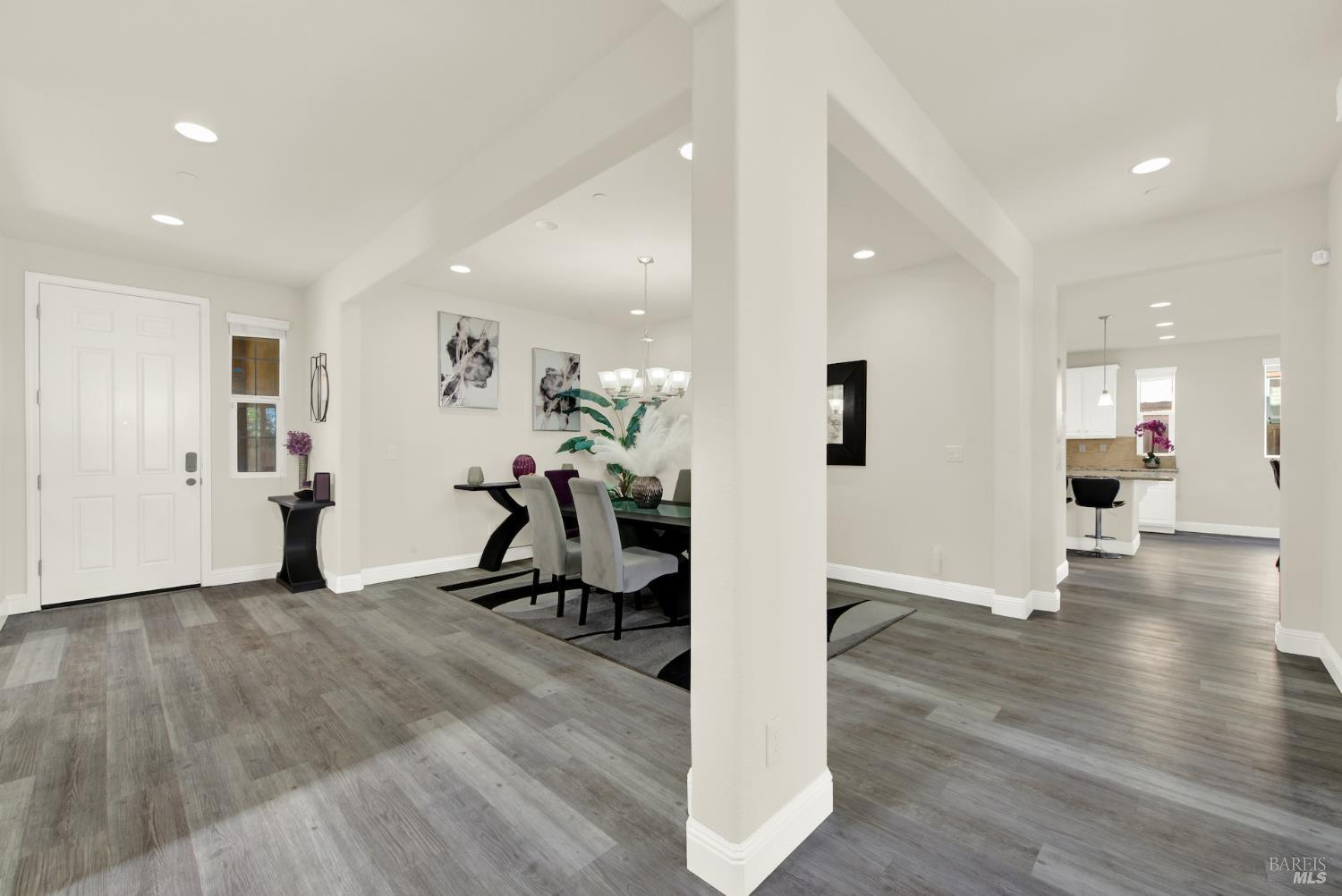 Detail Gallery Image 10 of 82 For 2437 Sanders Ln, Fairfield,  CA 94533 - 5 Beds | 4 Baths