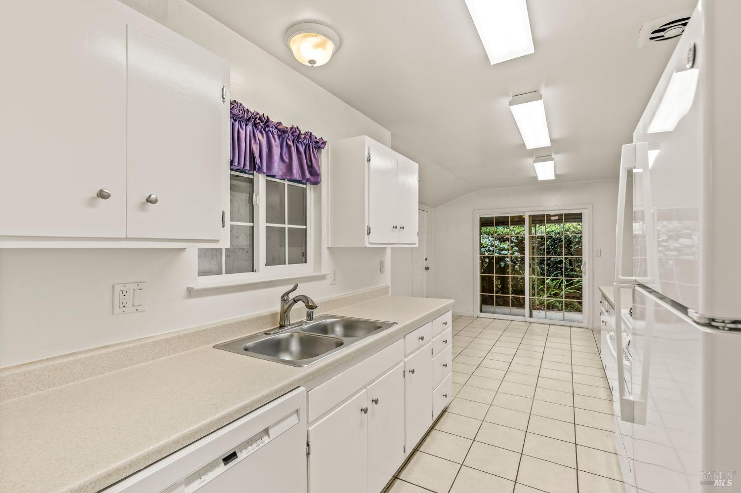 Detail Gallery Image 10 of 34 For 3173 Kingston Ave, Napa,  CA 94559 - 3 Beds | 1 Baths
