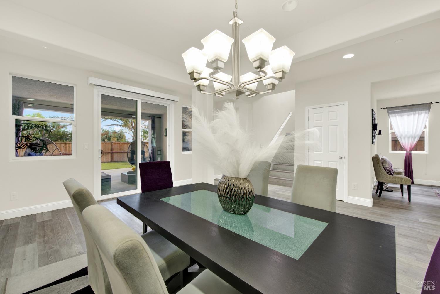 Detail Gallery Image 13 of 82 For 2437 Sanders Ln, Fairfield,  CA 94533 - 5 Beds | 4 Baths