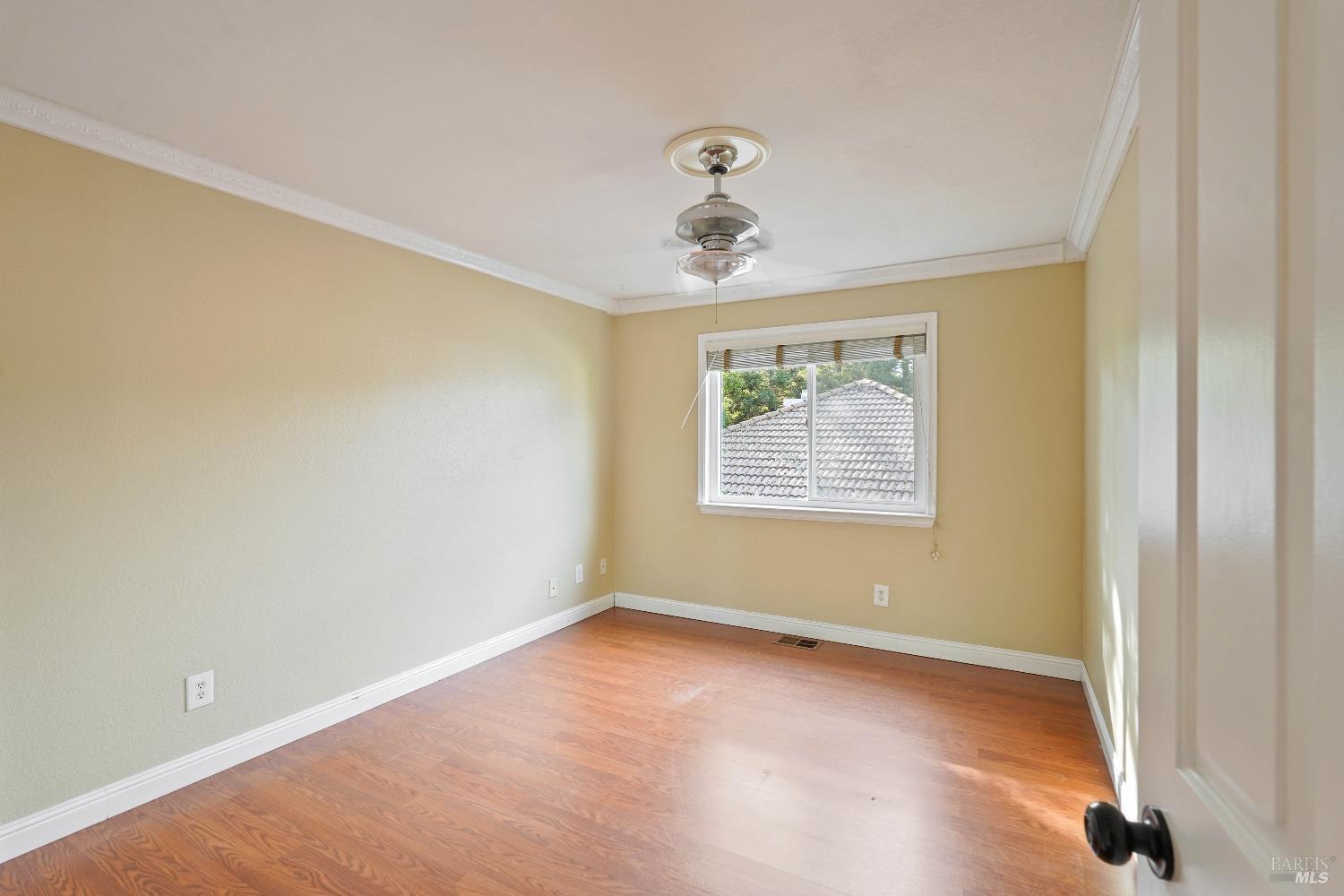 Detail Gallery Image 35 of 59 For 606 Roscommon Pl, Vacaville,  CA 95688 - 3 Beds | 2/1 Baths