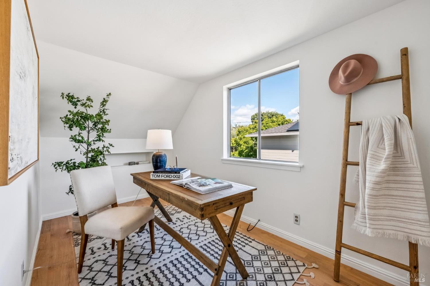 Detail Gallery Image 19 of 68 For 37 Rutherford Ave, San Anselmo,  CA 94960 - 4 Beds | 2 Baths
