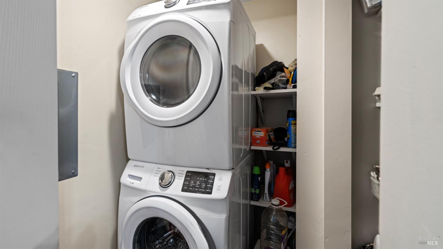 Detail Gallery Image 11 of 26 For 8602 Alden Ln, Windsor,  CA 95492 - 3 Beds | 2/1 Baths