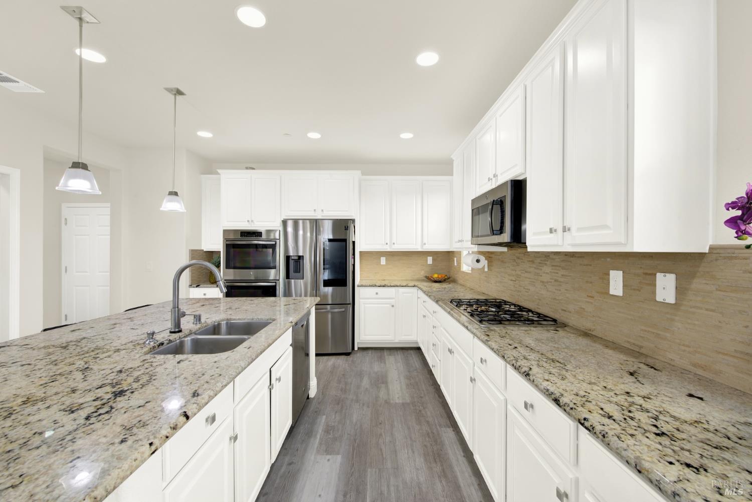 Detail Gallery Image 23 of 82 For 2437 Sanders Ln, Fairfield,  CA 94533 - 5 Beds | 4 Baths