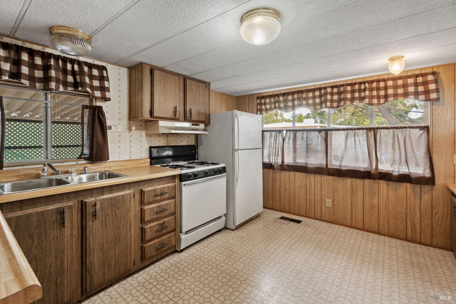 Detail Gallery Image 3 of 15 For 4801 N State St 48, Ukiah,  CA 95482 - 2 Beds | 1 Baths