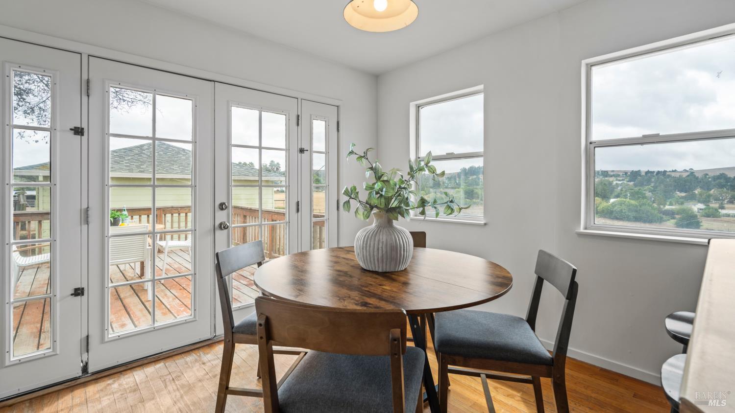 Detail Gallery Image 16 of 63 For 4385 Bodega Ave, Petaluma,  CA 94952 - 2 Beds | 1 Baths