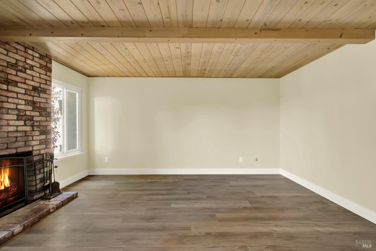 Detail Gallery Image 11 of 71 For 2009 Hawthorne Ter, Novato,  CA 94945 - 2 Beds | 1/1 Baths