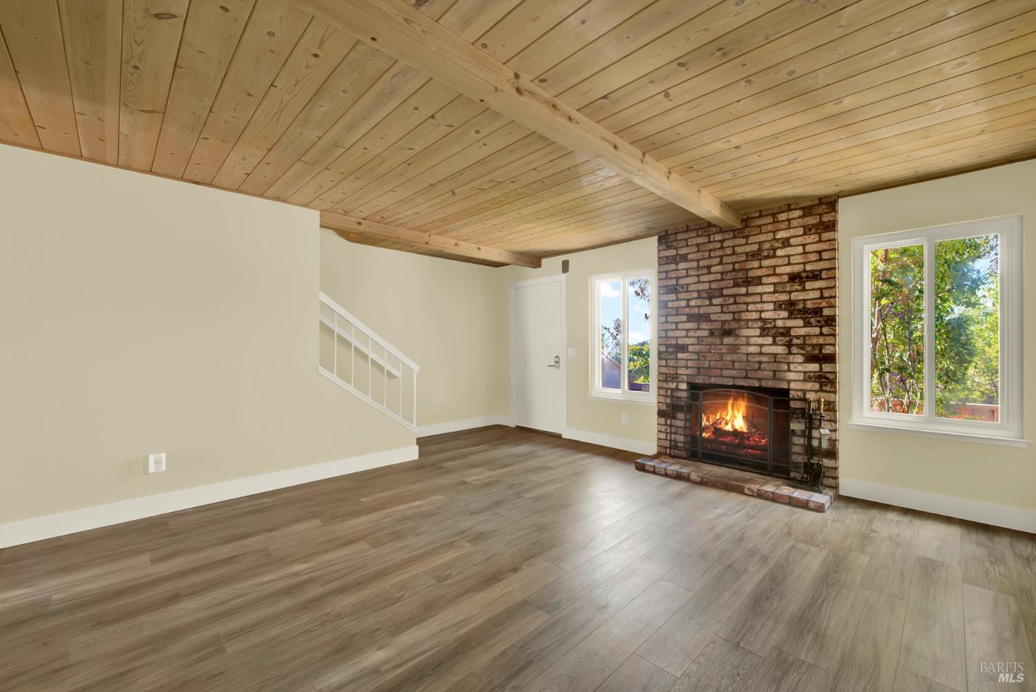 Detail Gallery Image 13 of 71 For 2009 Hawthorne Ter, Novato,  CA 94945 - 2 Beds | 1/1 Baths