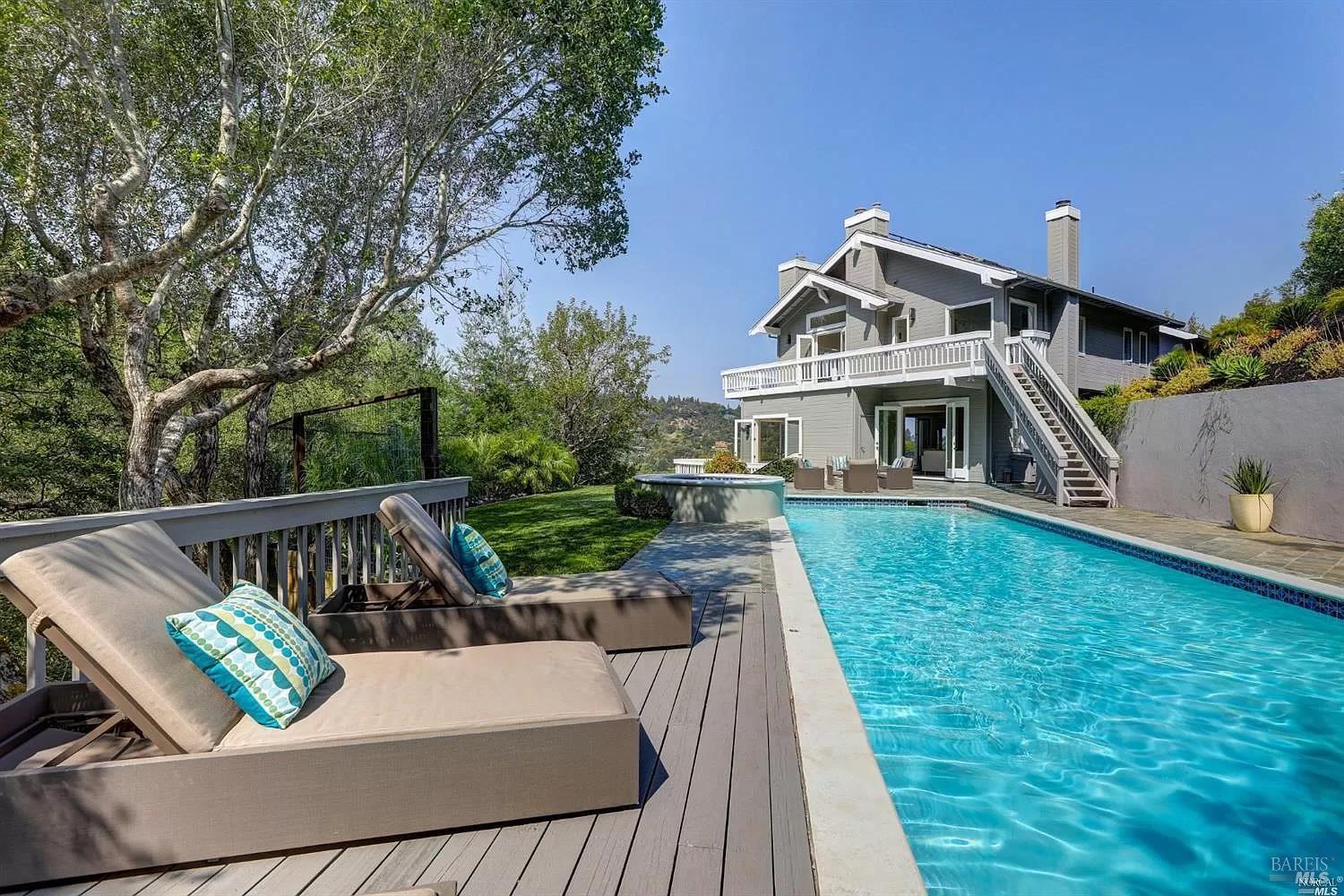 Detail Gallery Image 2 of 50 For 216 Evergreen Dr, Kentfield,  CA 94904 - 6 Beds | 6/1 Baths