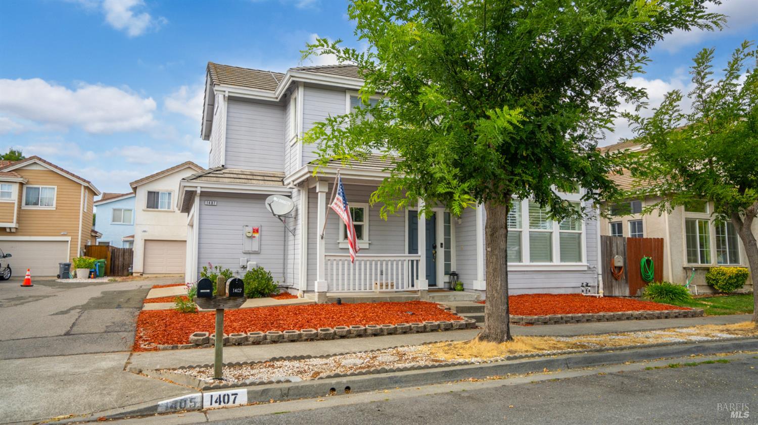 Detail Gallery Image 2 of 36 For 1407 Woodside Cir, Petaluma,  CA 94954 - 3 Beds | 2/1 Baths