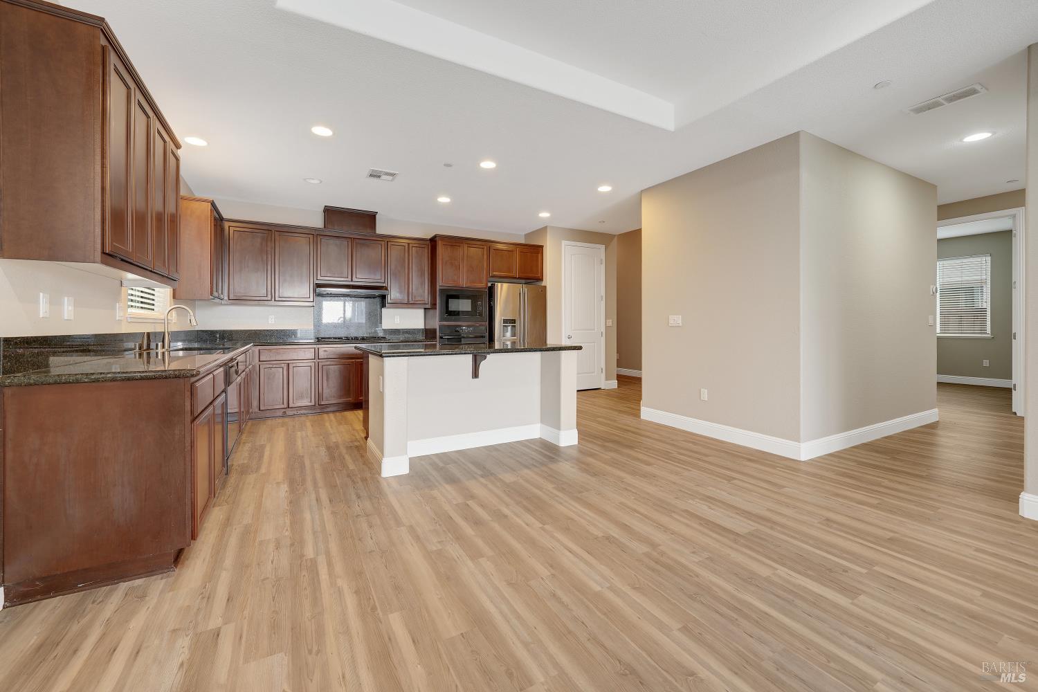 Detail Gallery Image 12 of 43 For 5360 Discovery Way, Fairfield,  CA 94533 - 4 Beds | 3 Baths