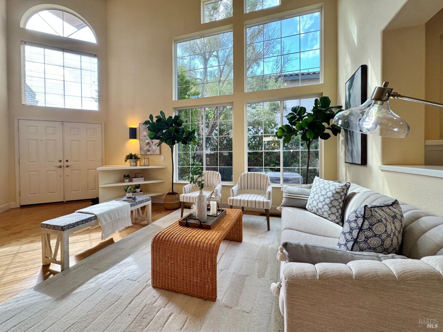 Detail Gallery Image 7 of 44 For 33 Cove Ct, Napa,  CA 94559 - 4 Beds | 2/1 Baths