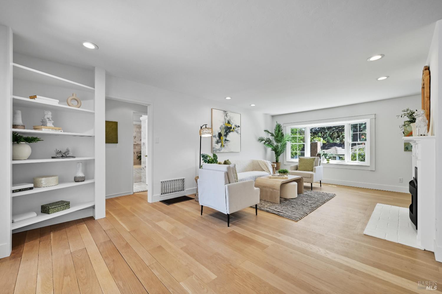 Detail Gallery Image 9 of 46 For 1 Hilldale Dr, San Anselmo,  CA 94960 - 4 Beds | 3 Baths